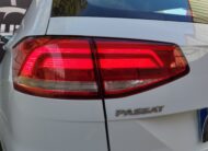 VOLKSWAGEN Passat Variant Advance